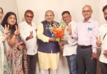 फिल्म फोटोग्राफर राजू असरानी द्वारा डॉक्टर सैयद खालिद कैस का स्वागत